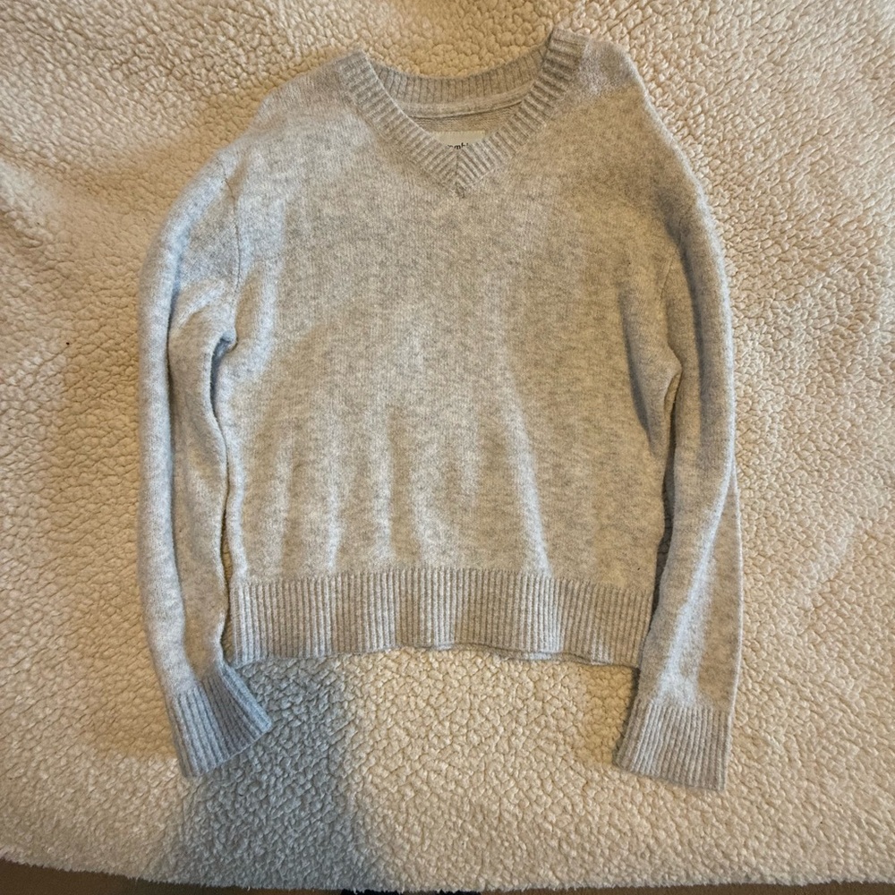 Abercrombie Kids Light Gray V-Neck Sweater